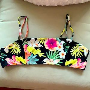 Rip curl swim top large